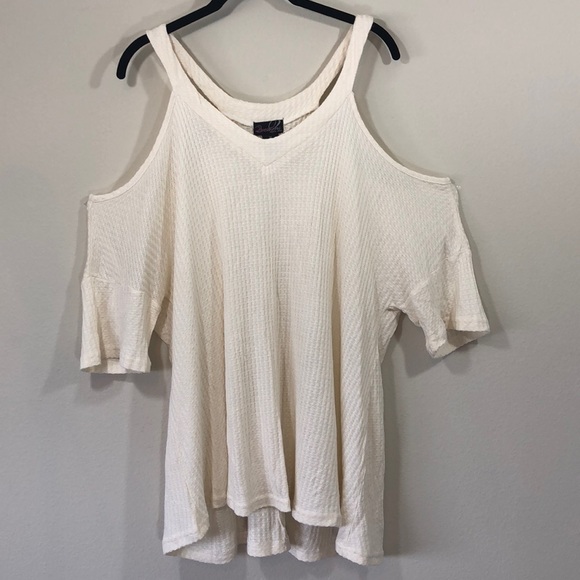 Tops - Cute Cream Sweater Top